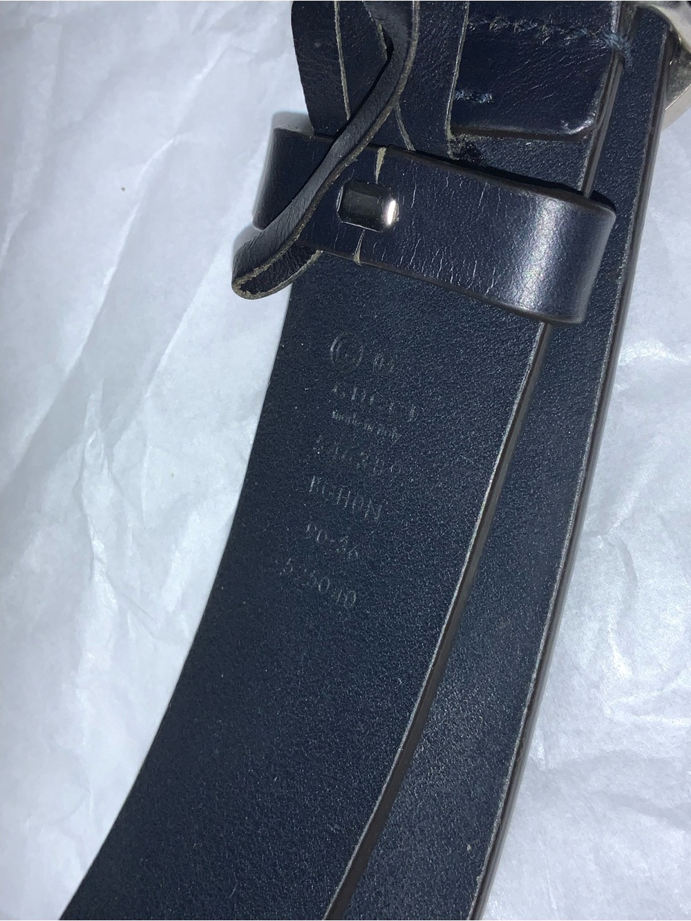 Gucci Belt GG Black Smooth Leather 1.5 Inch Size 90/36. Pre own good condition. - Picture 4 of 5